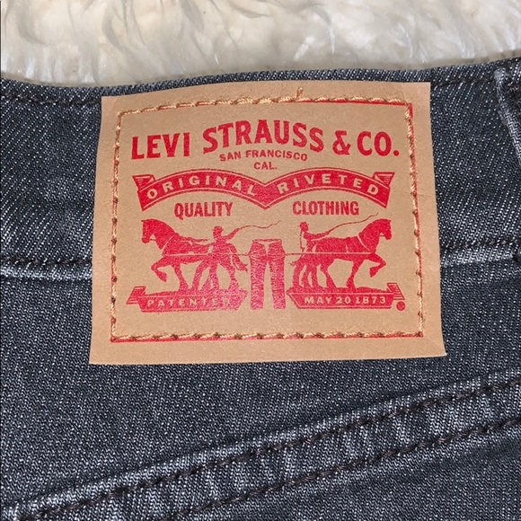 NWOT Levi’s 501 High Rise Low Stretch Black Denim Shorts Size 26 - Picture 9 of 10